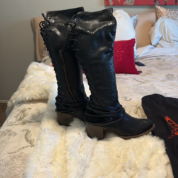 Freebird Coal Black Snake Boots sz 10 worn 3 times. - Picture 7 of 10